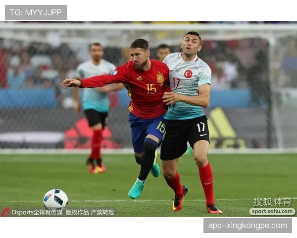 拉拽球衣犯规判罚背后的细节与争议解析