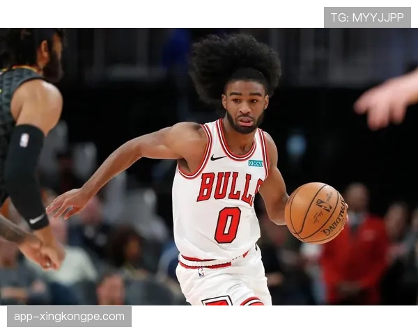 怀特无球跑动制造空位，三分效率领跑后卫