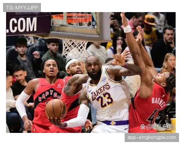 理查德森利用突破造犯规提升效率 拉开队内得分差距